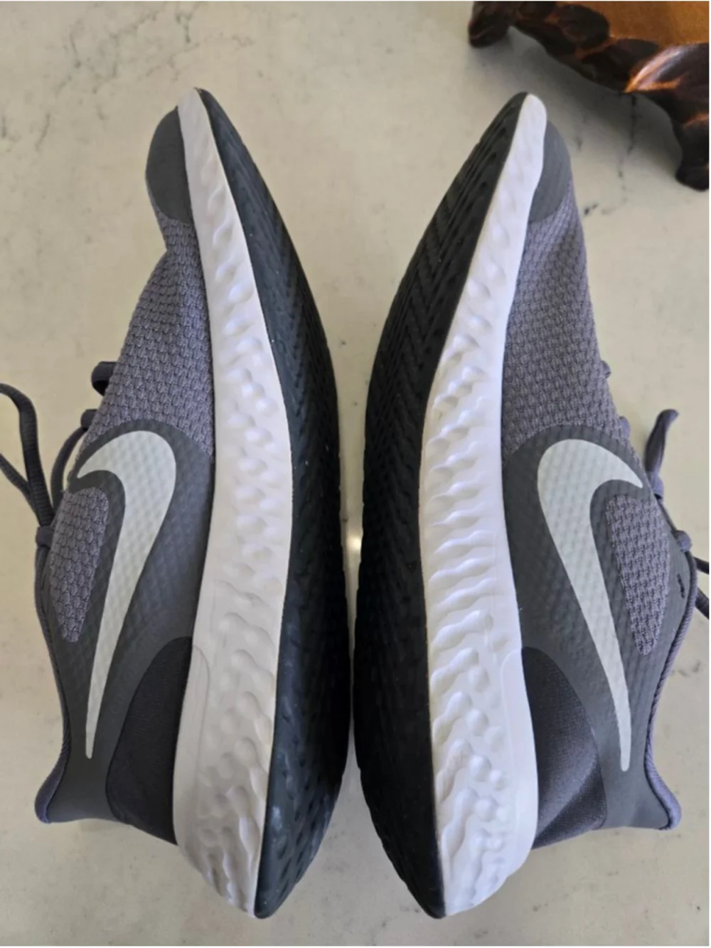 Nike Revolution 5 GS Running Shoes – Youth 6.5Y – Gray/White